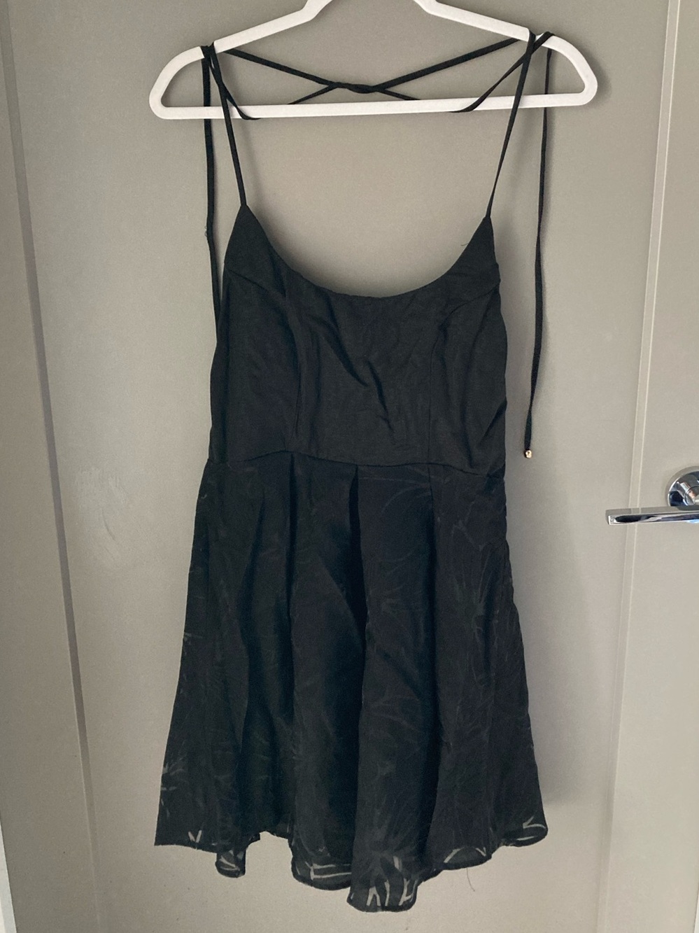 Selfie Leslie Black Textured Spaghetti Strap Dress